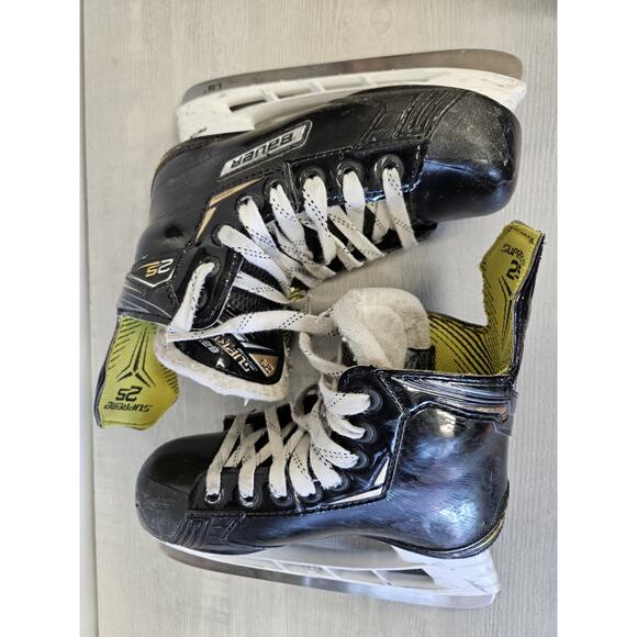 Bauer Supreme 2S Hockey Ice Skates | Intermediate 1.5 Kids Youth - Picture 6 of 11